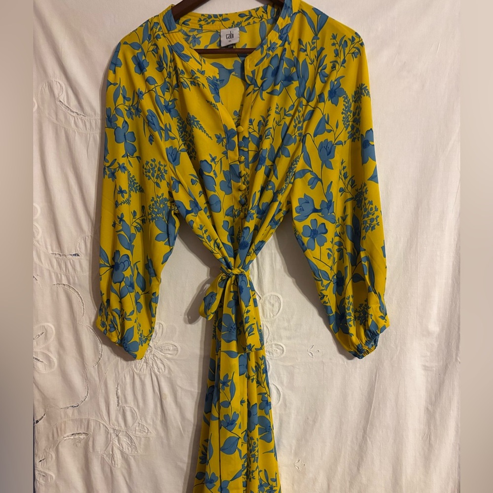 Cabi midi floral print dress, round collar self tie with elastic sleeves. - Picture 2 of 13